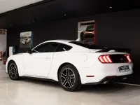 Usado Ford Mustang Fastback 291 CV (214 kW) 2021 Blanco Coupe