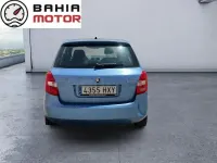 Usado Skoda Fabia Active 60 CV (44 kW) 2014 Azul Berlina