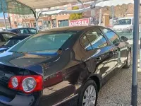 Usado VW Passat Sportline 140 CV (102 kW) 2005 Negro Berlina