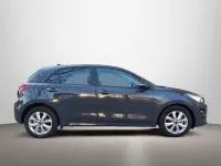 Usado Kia Rio 101 CV (74 kW) 2022 Gris Berlina