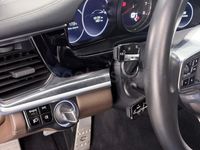 Usado Porsche Panamera Sport Turismo 440 CV (323 kW) 2018 Gris / plata Familiar