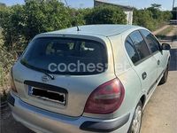 Usado Nissan Almera Comfort 90 CV (66 kW) 2001 Gris / plata Berlina