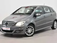 Usado Mercedes B200 140 CV (102 kW) 2009 Gris Monovolumen