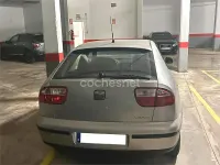 Usado Seat Leon Stella 100 CV (73 kW) 2000 Gris / plata Utilitario