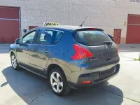 Usado Peugeot 3008 Access 112 CV (82 kW) 2012 Gris / plata Familiar