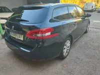 Usado Peugeot 308 Style 100 CV (73 kW) 2020 Azul Familiar