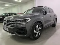 Usado VW Touareg R-line 286 CV (210 kW) 2019 Gris / plata SUV