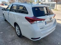 Usado Toyota Auris Hybrid Active 136 CV (100 kW) 2018 Blanco Familiar