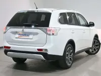 Usado Mitsubishi Outlander Motion 150 CV (110 kW) 2014 Blanco SUV