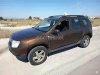 Usado Dacia Duster Lauréate 85 CV (62 kW) 2010 Marrón SUV