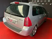 Usado Peugeot 307 110 CV (80 kW) 2005 Plateado Familiar