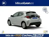 Usado Toyota Yaris Active 99 CV (72 kW) 2024 Gris Utilitario
