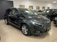 Usado Ford S-MAX ST-Line 190 CV (139 kW) 2019 Verde Monovolumen