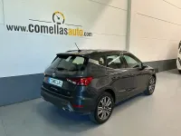 Usado Seat Arona FR 115 CV (84 kW) 2025 Gris / plata SUV