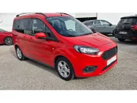 Usado Ford Tourneo Courier Titanium 100 CV (73 kW) 2018 Rojo Monovolumen