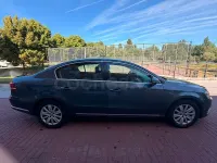 Usado VW Passat 105 CV (77 kW) 2011 Gris / plata Familiar