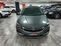 Usado Opel Astra Business 110 CV (80 kW) 2017 Gris Familiar