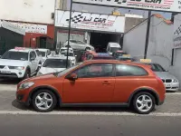Usado Volvo C30 Momentum 109 CV (80 kW) 2010 Naranja Utilitario
