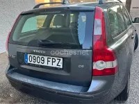 Usado Volvo V50 Momentum 180 CV (132 kW) 2007 Amarillo Familiar