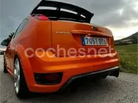 Usado Ford Focus ST 225 CV (165 kW) 2006 Naranja Berlina