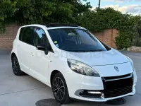 Usado Renault Scénic III Bose Edition 110 CV (80 kW) 2014 Blanco Monovolumen