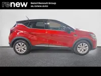Usado Renault Captur Zen 160 CV (117 kW) 2022 Rojo SUV