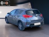Usado Toyota Auris 124 CV (91 kW) 2014 Gris / plata Berlina