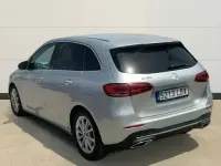 Usado Mercedes B180 136 CV (100 kW) 2019 Gris / plata Utilitario