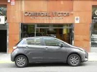 Usado Toyota Yaris Active 111 CV (81 kW) 2019 Gris / plata Berlina