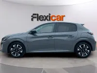 Usado Peugeot 208 Allure 101 CV (74 kW) 2025 Gris Utilitario