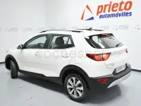 Usado Kia Stonic 100 CV (73 kW) 2022 Blanco SUV