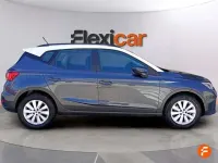 Usado Seat Arona Style 110 CV (80 kW) 2023 Gris SUV