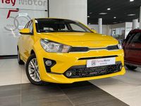 Usado Kia Rio 84 CV (61 kW) 2022 Amarillo Berlina