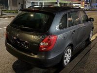 Usado Skoda Fabia Family 86 CV (63 kW) 2014 Gris / plata Berlina