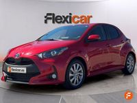 Usado Toyota Yaris Hybrid Business Edition 116 CV (85 kW) 2022 Rojo