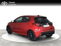 Usado Toyota Yaris Hybrid Plus 116 CV (85 kW) 2022 Rojo Monovolumen