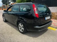 Usado Ford Focus Ghia 136 CV (100 kW) 2007 Negro Familiar
