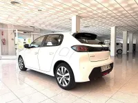 Usado Peugeot 208 Active 102 CV (75 kW) 2023 Blanco Utilitario