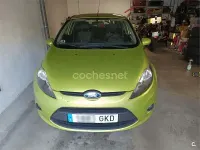 Usado Ford Fiesta Trend 68 CV (50 kW) 2008 Naranja Utilitario