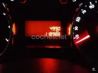 Usado Peugeot 5008 Active 120 CV (88 kW) 2011 Gris / plata Monovolumen