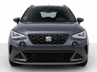 Usado Seat Arona FR 115 CV (84 kW) 2025 Gris / plata SUV