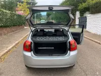 Usado Toyota Corolla Sol 90 CV (66 kW) 2004 Blanco Berlina