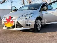 Usado Ford Focus Trend 100 CV (73 kW) 2012 Gris / plata Berlina