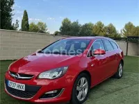 Usado Opel Astra Sportive 165 CV (121 kW) 2014 Rojo Familiar