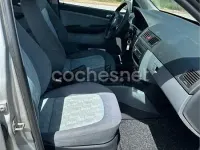 Usado Skoda Fabia Classic 64 HP (47 kW) 2002 Cinzento Sedan