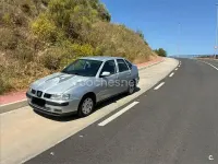 Usado Seat Cordoba Stella 68 CV (50 kW) 2000 Gris / plata Berlina