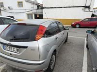 Usado Ford Focus Trend 90 CV (66 kW) 2003 Gris / plata Berlina
