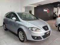 Usado Seat Altea XL Style 105 CV (77 kW) 2010 Gris / plata Monovolumen