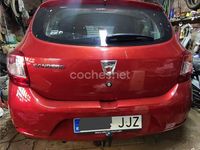Usado Dacia Sandero 90 HP (66 kW) 2015 Vermelho Sedan