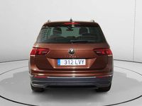 Usado VW Tiguan Life 122 CV (89 kW) 2022 Marrón SUV